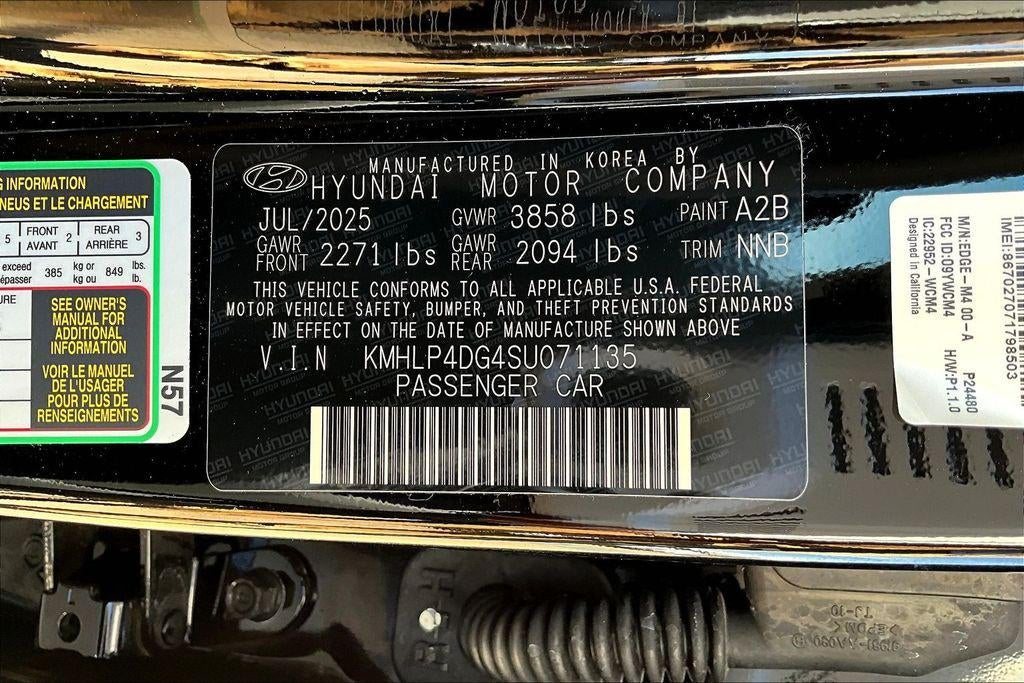 2025 Hyundai ELANTRA Limited