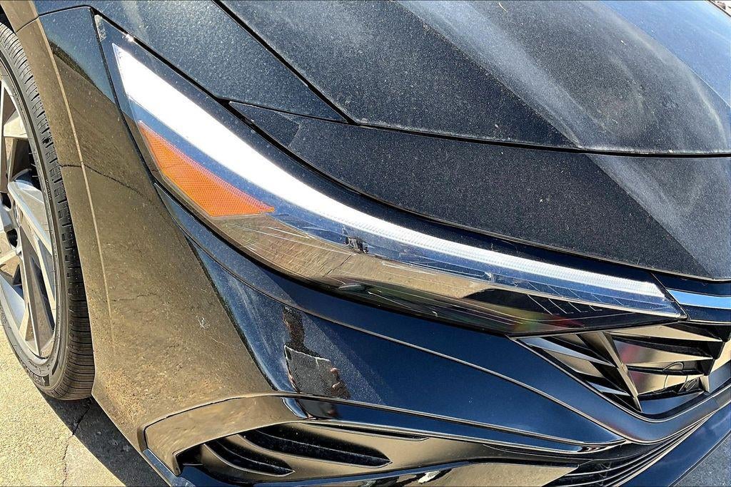 2025 Hyundai ELANTRA Limited