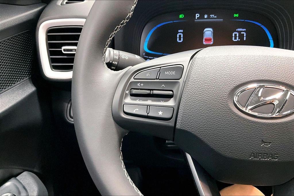 2026 Hyundai VENUE SEL W/Two-Tone Roof