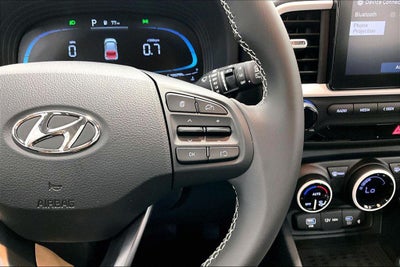 2026 Hyundai VENUE SEL W/Two-Tone Roof