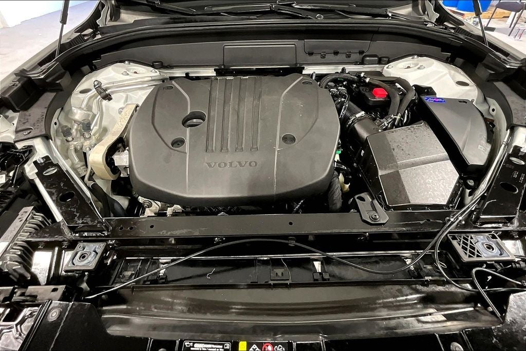2022 Volvo XC60 B5 Momentum