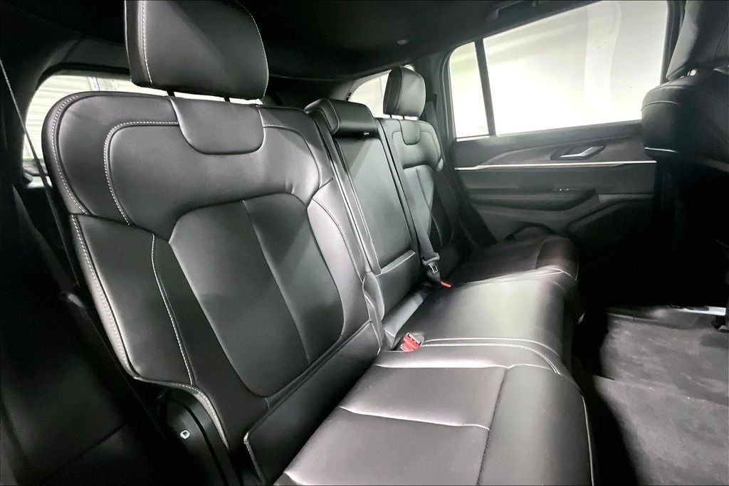 2025 Jeep Grand Cherokee Limited 4x2