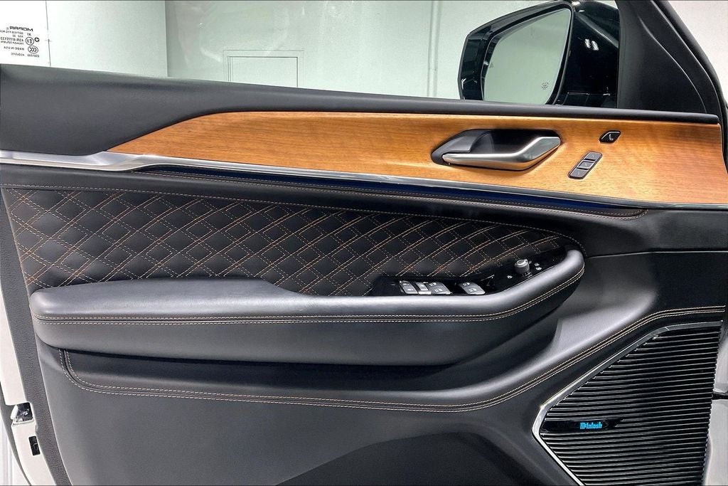 2022 Jeep Grand Cherokee L Summit