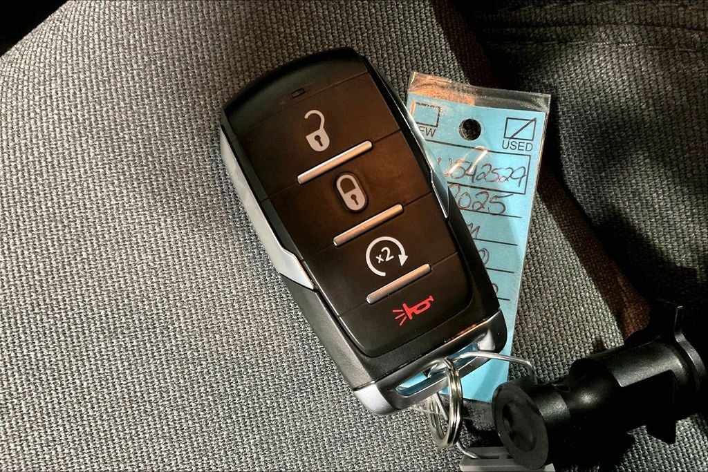 2025 RAM 1500 Big Horn Crew Cab 4x4 5'7' Box