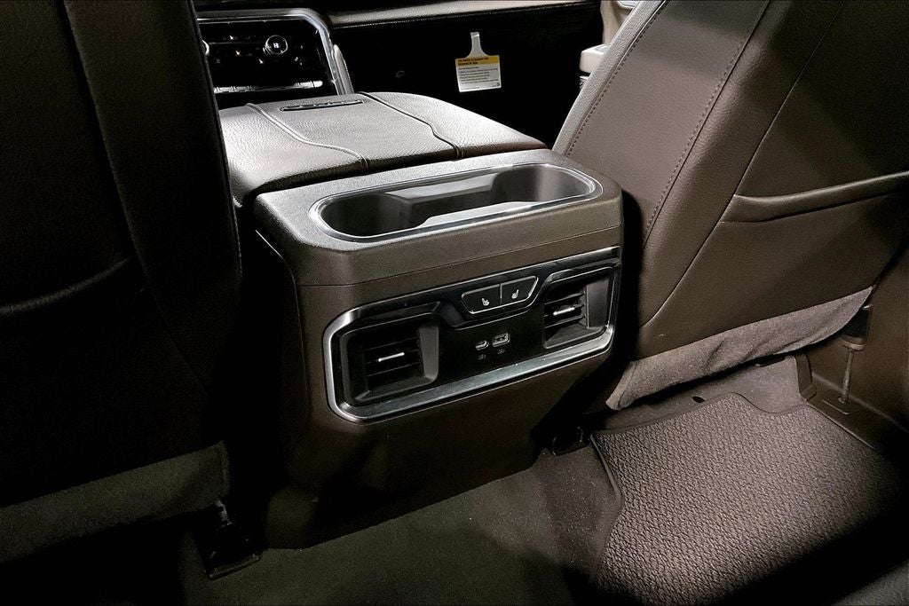 2025 GMC Sierra 3500HD 4WD Crew Cab Standard Bed Denali