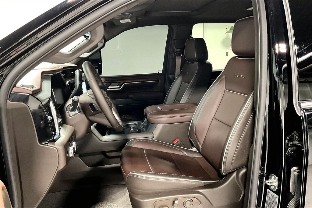 2025 GMC Sierra 3500HD 4WD Crew Cab Standard Bed Denali