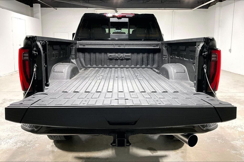 2025 GMC Sierra 3500HD 4WD Crew Cab Standard Bed Denali