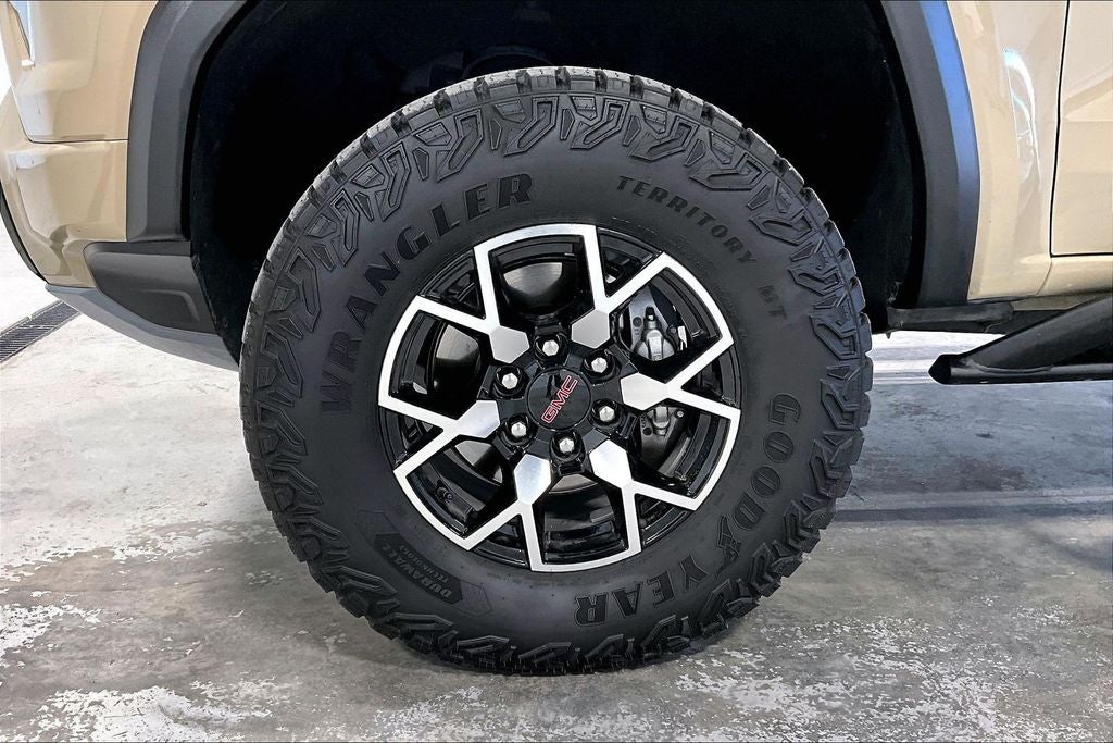 2023 GMC Canyon 4WD Crew Cab Short Box AT4X