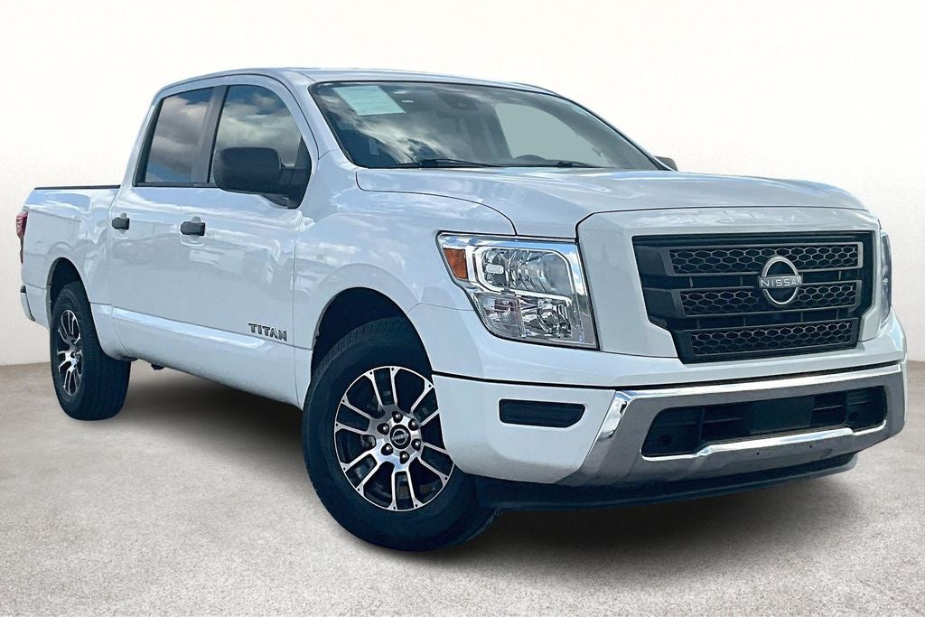 2023 Nissan TITAN Crew Cab SV 4x2
