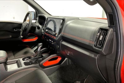 2025 Nissan Frontier Crew Cab PRO-4X 4x4