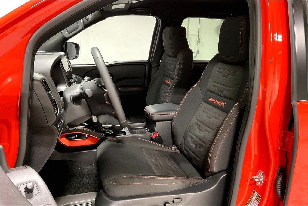 2025 Nissan Frontier Crew Cab PRO-4X 4x4