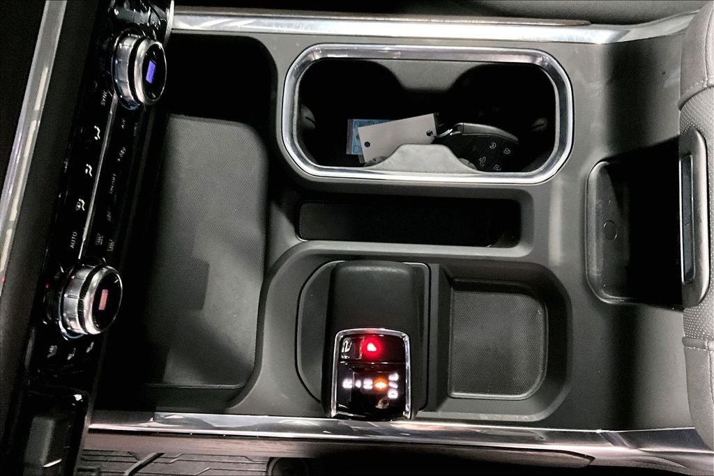 2025 GMC Sierra 1500 4WD Crew Cab Short Box SLT