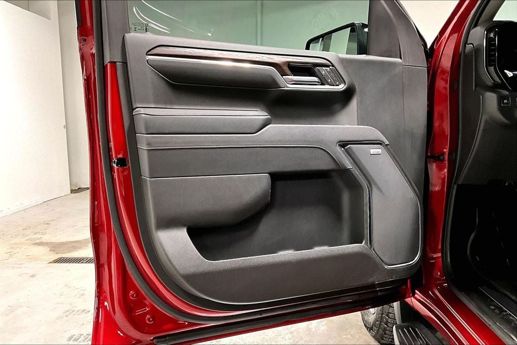 2025 GMC Sierra 1500 4WD Crew Cab Short Box SLT