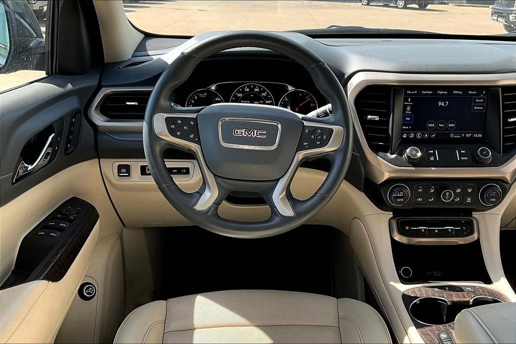 2023 GMC Acadia Denali