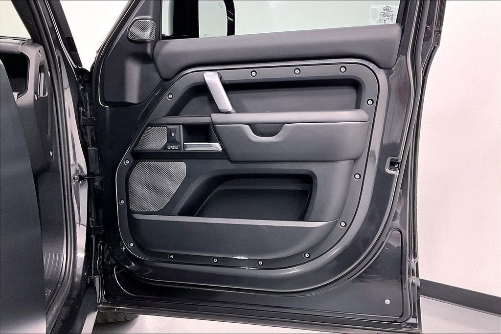 2024 Land Rover Defender Carpathian Edition