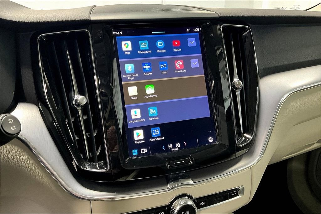 2022 Volvo XC60 Momentum