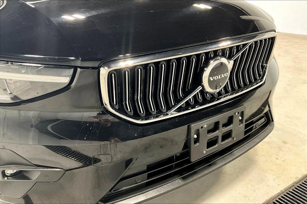 2024 Volvo XC40 B5 Plus Bright Theme